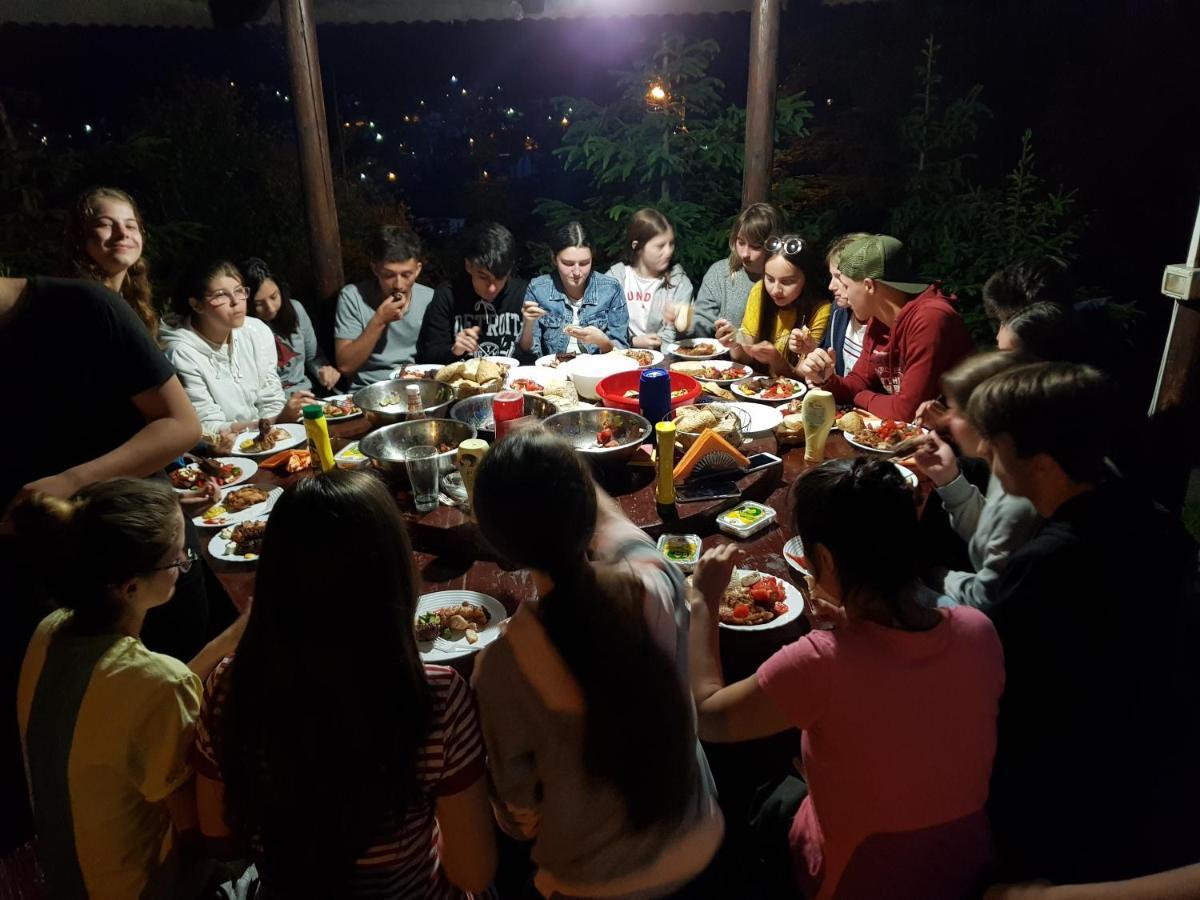 Vila Alunis Buşteni Exteriör bild