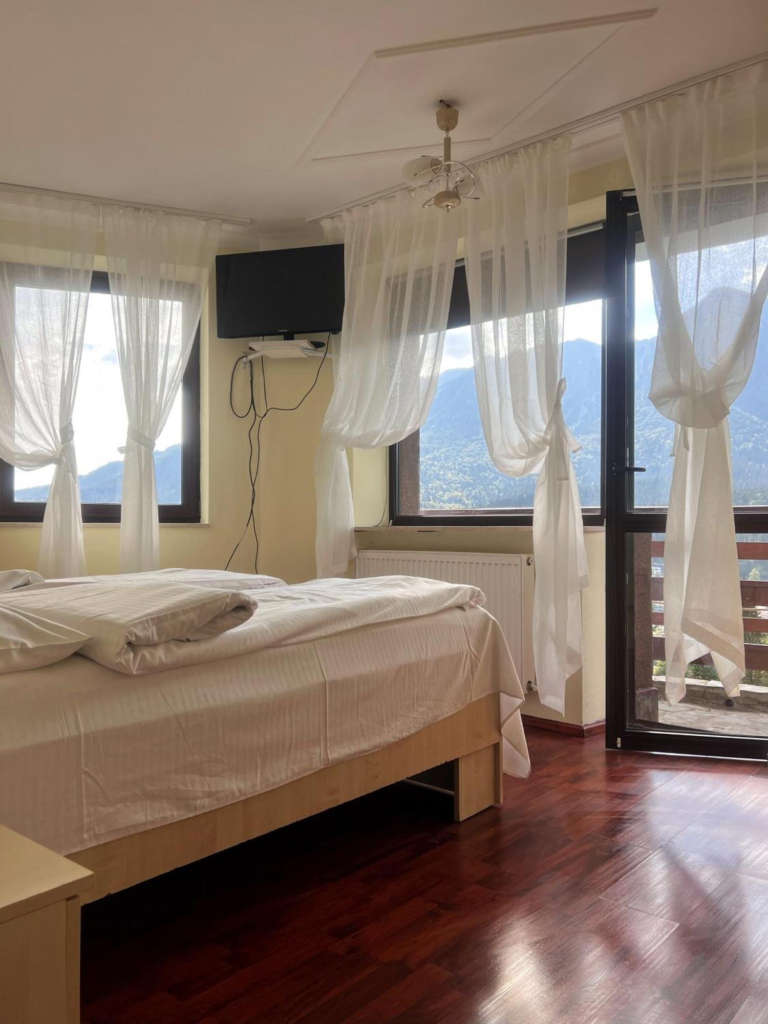 Vila Alunis Buşteni Exteriör bild