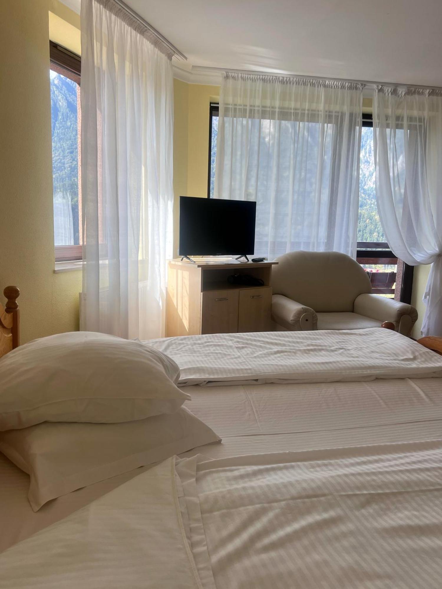 Vila Alunis Buşteni Exteriör bild