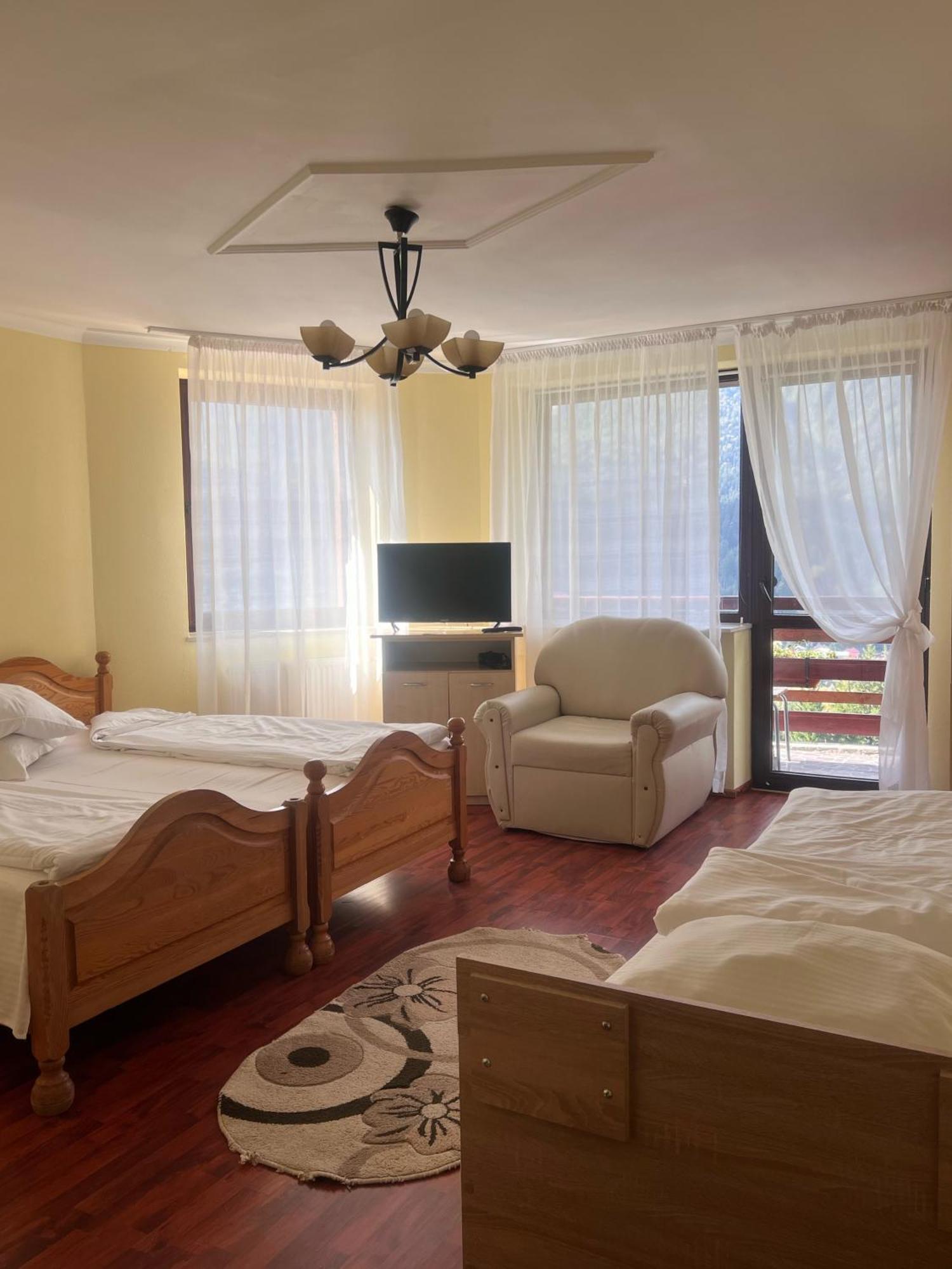 Vila Alunis Buşteni Exteriör bild