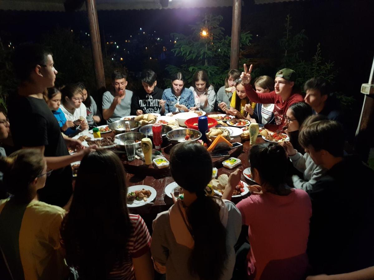 Vila Alunis Buşteni Exteriör bild